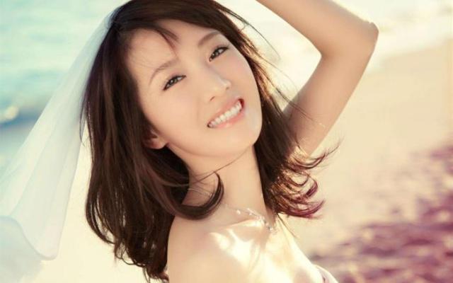 李念靠《蜗居》红极一时,嫁给富商炫富引非议,如今凭都挺好翻红