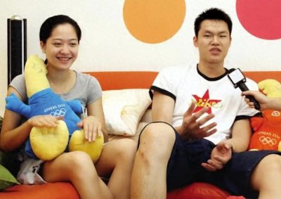 ​体操女神胡美：嫁篮球名将朱芳雨连生两胎，离婚12年，现状如何？