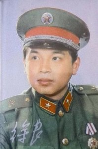 ​老山前线的一等功臣徐良，唱歌走红后却惹上命案，如今过的怎样了