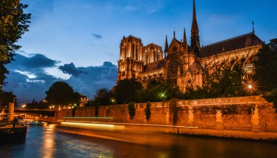 ​红蓝白国旗是哪个国家