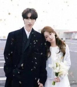 ​“粉丝变嫂子？这届明星的婚恋剧本比偶像剧还离谱！”