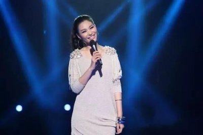​曾师从韩红的顶尖歌手，曹芙嘉为消法”开嗓”~