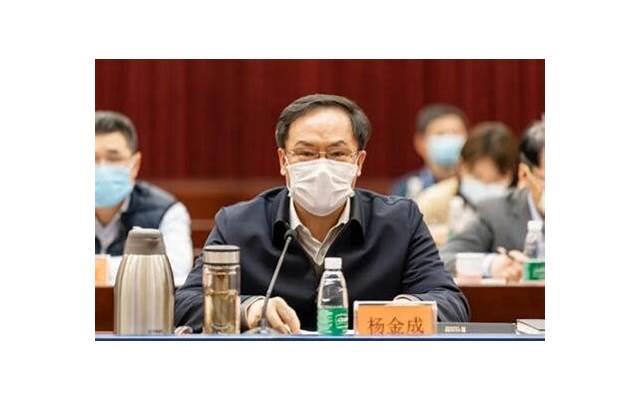 摩羯座男生性格特点，总是装得很冷漠