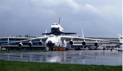 ​安-225 梦幻：世界最大的运输机的传奇故事