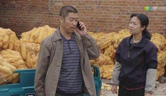 《乡村爱情10》有对老戏骨,戏里戏外是夫妻,书法都比赵本山高