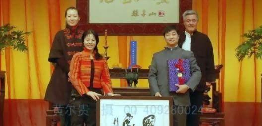 《乡村爱情10》有对老戏骨,戏里戏外是夫妻,书法都比赵本山高