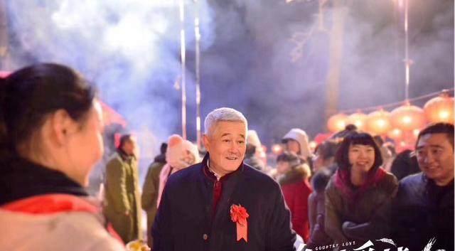 《乡村爱情10》有对老戏骨,戏里戏外是夫妻,书法都比赵本山高