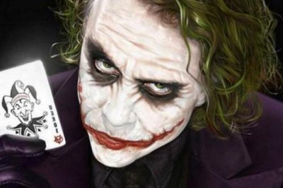 ​希斯莱杰演的小丑电影名叫什么 他饰演的小丑为何一直难以被超越