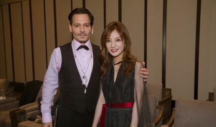 中外明星齐聚海南岛国际电影节,苏有朋赵薇忙与约翰尼·德普合影