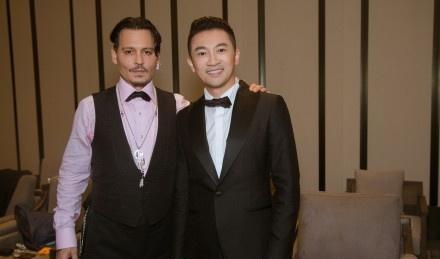 中外明星齐聚海南岛国际电影节,苏有朋赵薇忙与约翰尼·德普合影