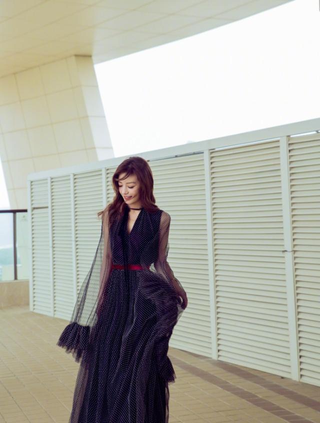 中外明星齐聚海南岛国际电影节,苏有朋赵薇忙与约翰尼·德普合影