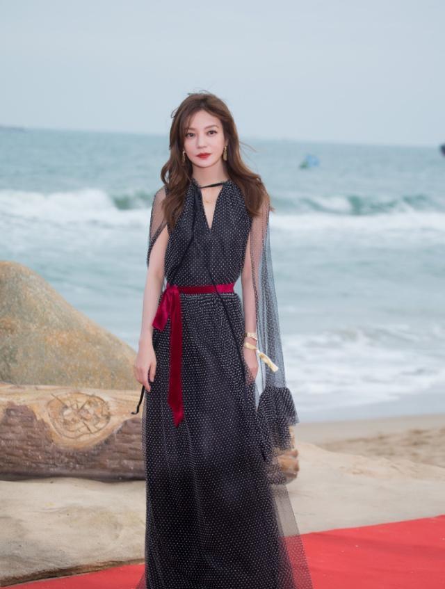 中外明星齐聚海南岛国际电影节,苏有朋赵薇忙与约翰尼·德普合影