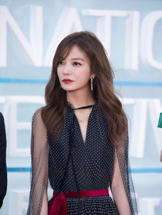 中外明星齐聚海南岛国际电影节,苏有朋赵薇忙与约翰尼·德普合影