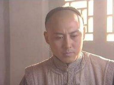 27岁入上戏送剧本被相中,凭一角色迷倒万千少女,姐弟恋恩爱至今