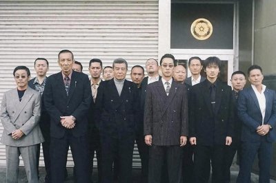 ​推荐10部日本顶级黑帮片，尺度生猛炸裂，太狠了！