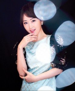 ​90年代末，一场“红楼醉高官”风波，杨钰莹跌落神坛