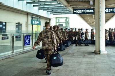 ​军绿色：勇气、自信和信仰的坚实地基