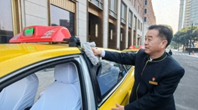 ​体现城市温度，强生出租安心巡游车队有什么服务“密码”？