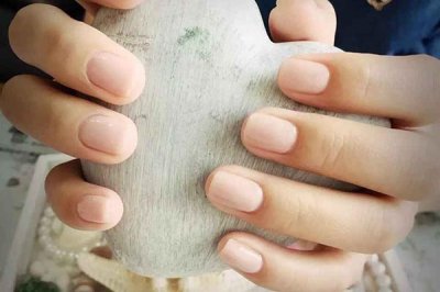 ​体内有癌，从指甲能看出来？指甲长成3种样子，可能是癌症在走近