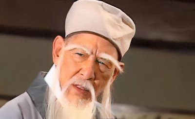 ​难怪扫地僧会藏身少林，你看他在躲谁的追杀，此人实力远在他之上