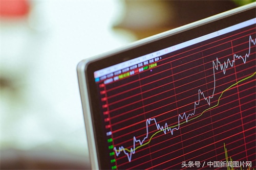 廖英强：从财经记者到财经“网红”