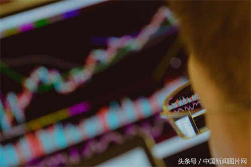 廖英强：从财经记者到财经“网红”