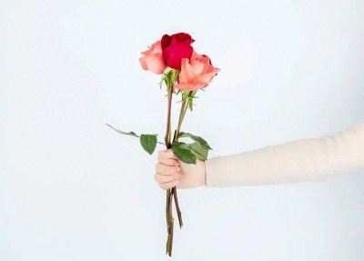 ​如何让心仪的他彻底爱上你？揭秘技巧！