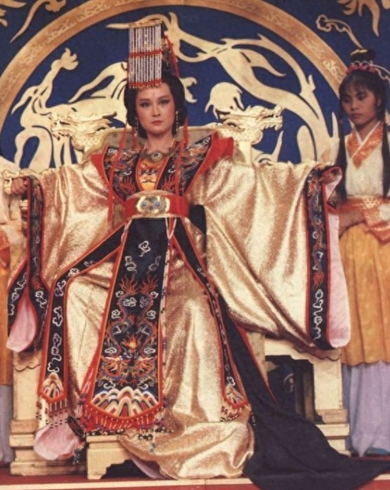 不老传说!潘迎紫近照皮肤粉嫩紧致,看不出已经70岁高龄