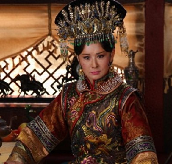 不老传说!潘迎紫近照皮肤粉嫩紧致,看不出已经70岁高龄