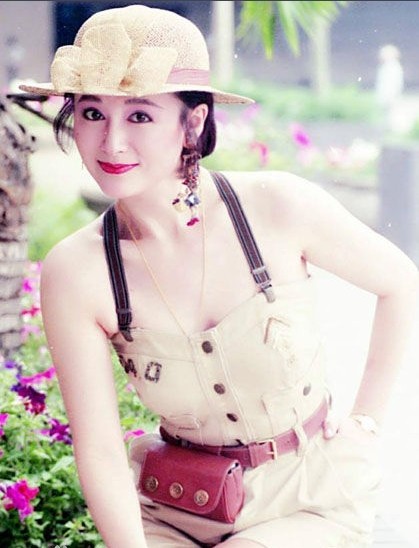 不老传说!潘迎紫近照皮肤粉嫩紧致,看不出已经70岁高龄