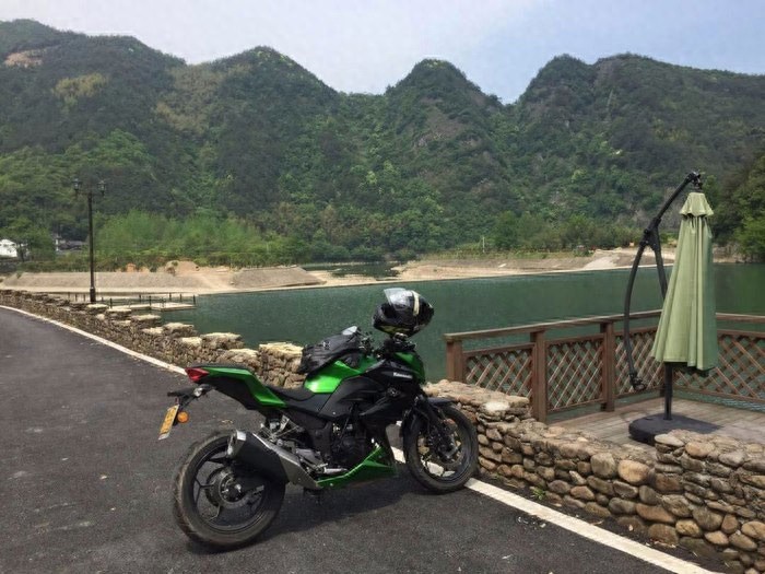 车友3.98万提川崎Z250，做工媲美GW250，性能配置很不错