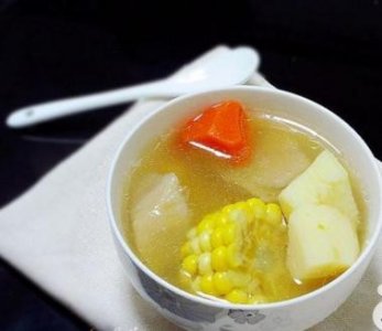 ​猪仔薯粉葛扇骨汤，四季皆宜的上汤品，用作祛湿热、清肠胃炎症，