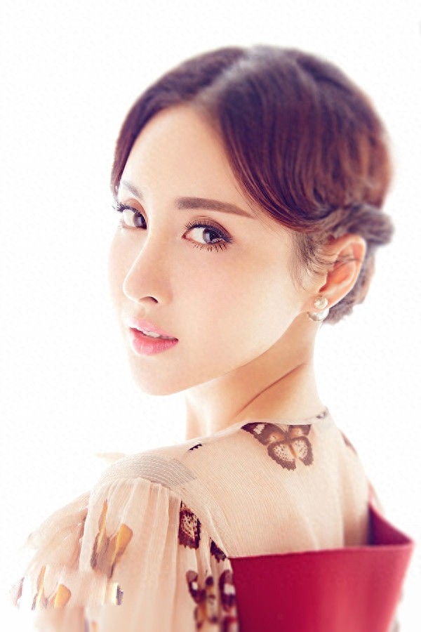 “氧气美女”王若心凭《致青春》和《寂寞空庭春欲晚》人气直升