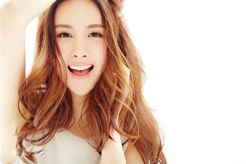 “氧气美女”王若心凭《致青春》和《寂寞空庭春欲晚》人气直升