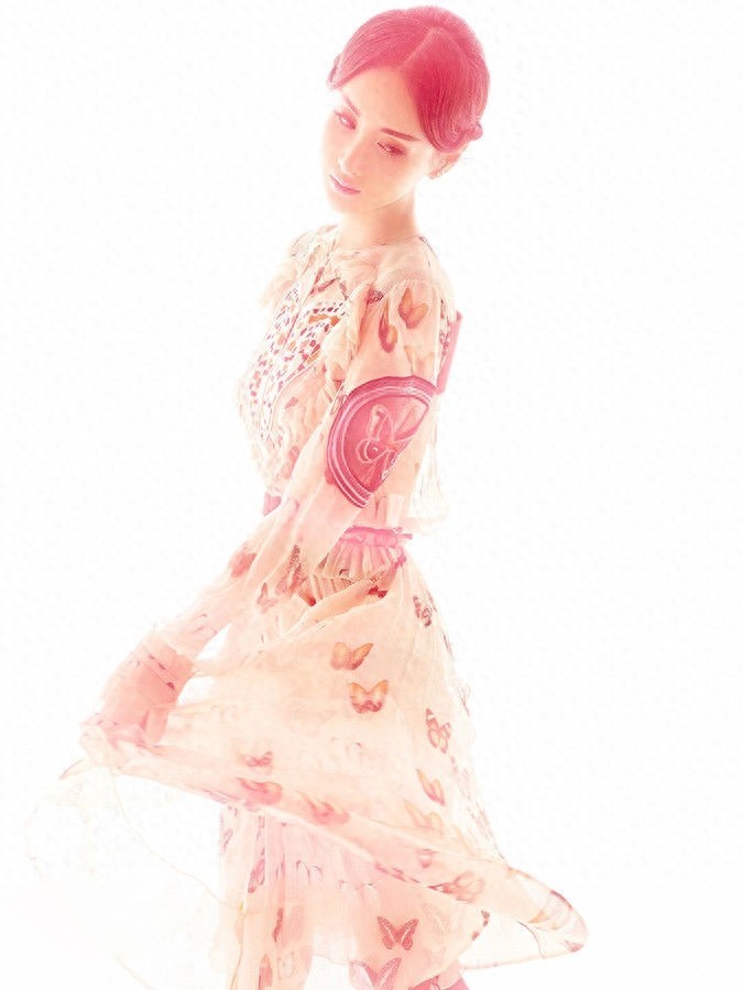 “氧气美女”王若心凭《致青春》和《寂寞空庭春欲晚》人气直升