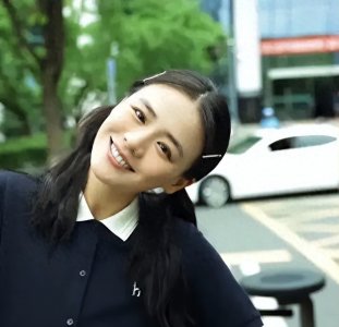 ​马思纯又复胖，体重回到120，腰腹部赘肉突出，不过脸色很好