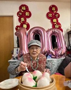 ​梅艳芳遗产几近耗尽，梅妈年花270万，她怎么破产了？