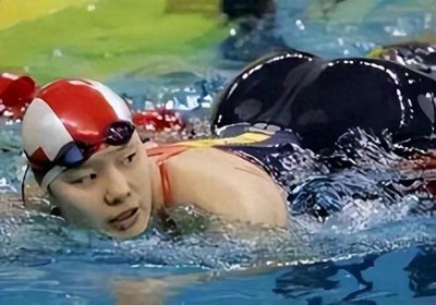 ​“亚洲蝶后”周雅菲：嫁给丧妻的莫科，被莫科前岳父母当亲生女儿