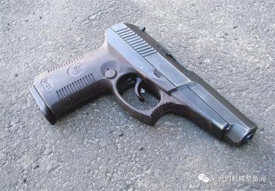 ​打嗑药弹的SR-1“斑蝰蛇”手枪，现实中装备俄联邦安全局干员