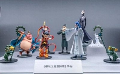 ​深度剖析资本魔方：从百亿票房到万亿债务的镜像世界01