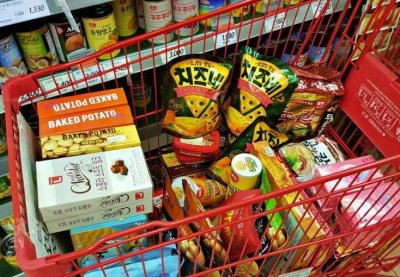 ​韩国首尔必买战利品推荐，乐天超市零食泡面、韩星代言商品