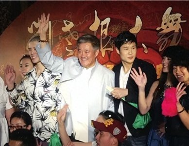 ​20年前，赵本山搭建舞台，被黑势力阻挠这是我的地盘要交保护费！