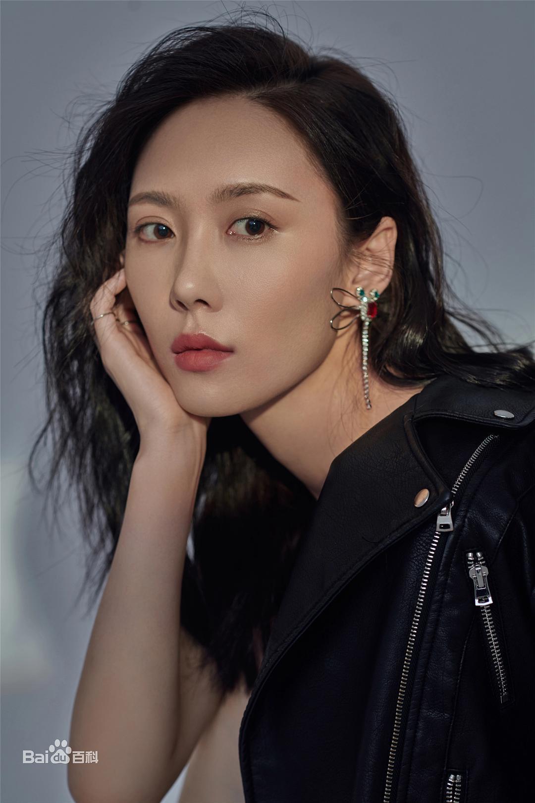 梁诗冉个人资料写真作品