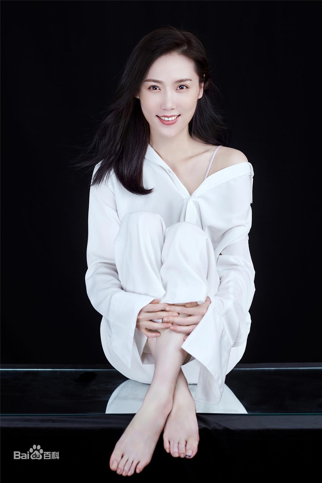 梁诗冉个人资料写真作品