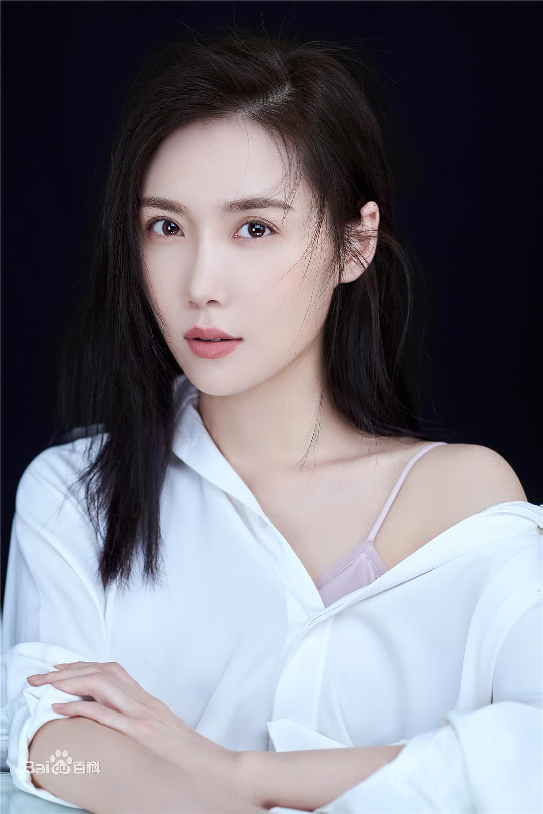 梁诗冉个人资料写真作品