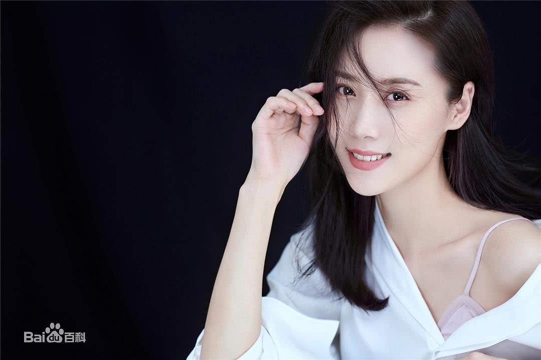 梁诗冉个人资料写真作品