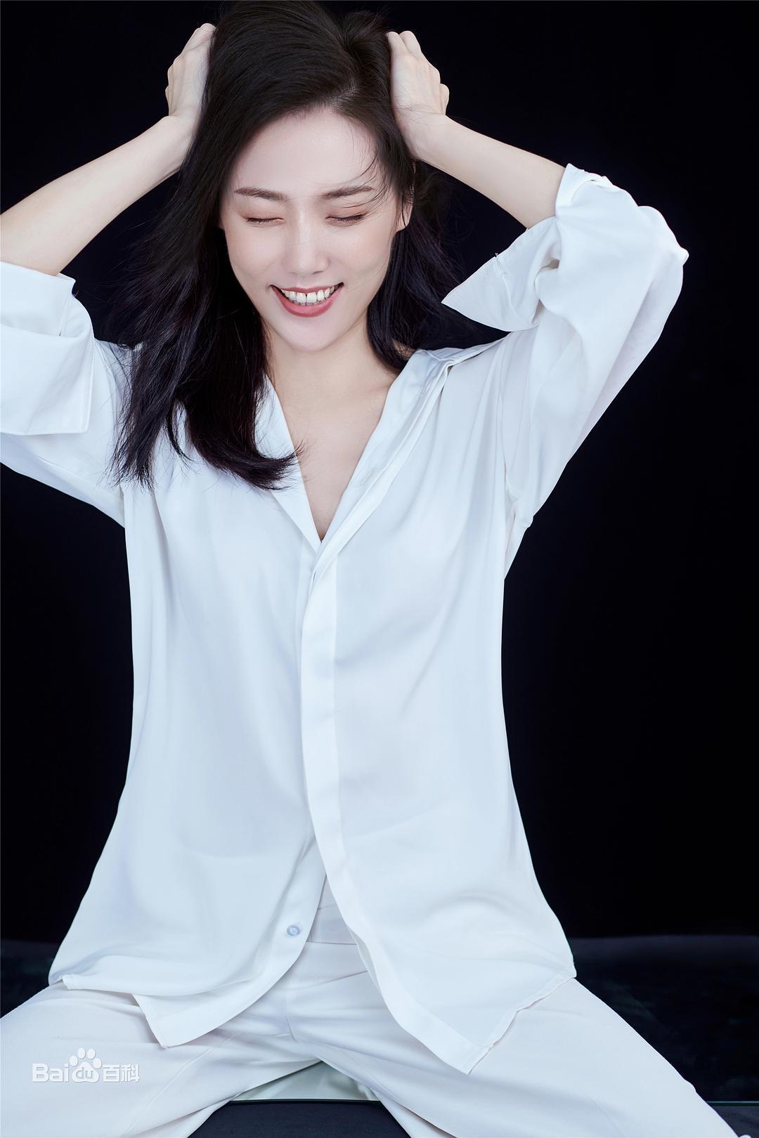 梁诗冉个人资料写真作品