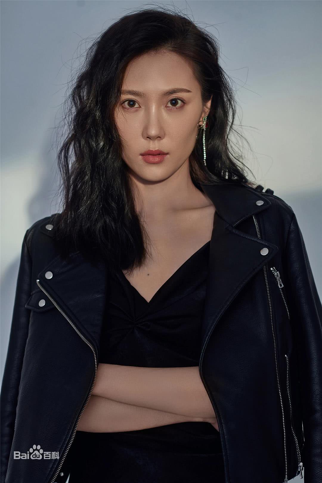 梁诗冉个人资料写真作品