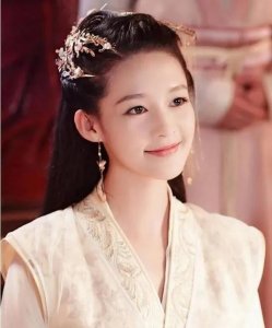 ​普通人喜欢纹眉，而女星却很少纹眉？原因竟是……