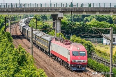 ​T10次列车由重庆西开往北京西，沿襄徐铁路、京广铁路行驶